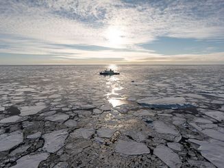 FS Polarstern in der Arktis