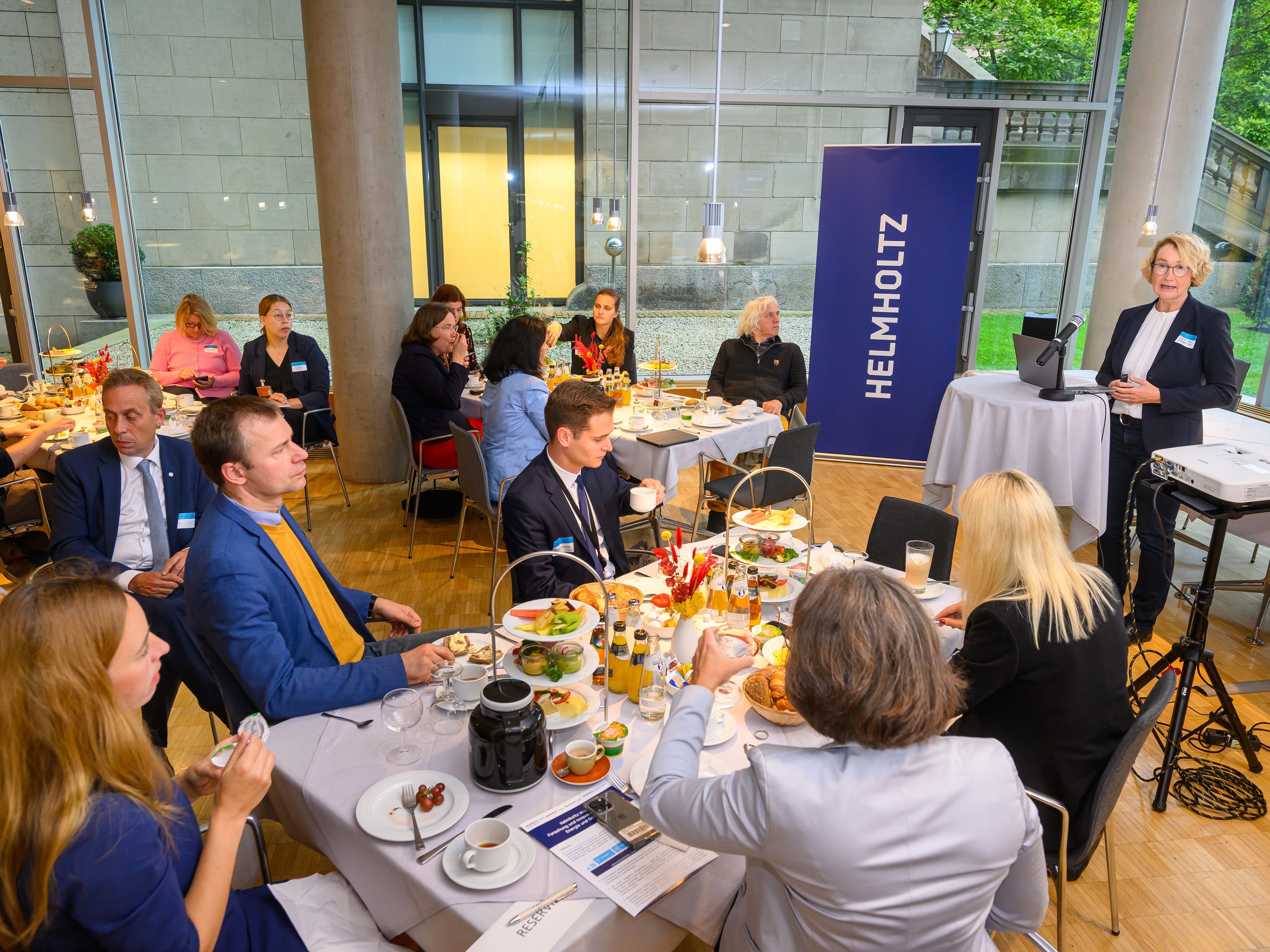 Helmholtz in Dialogue | Parliamentary Breakfast